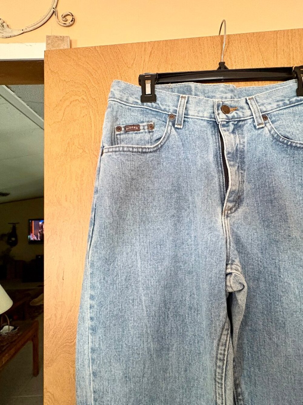 Women's Riders Jeans - Picture 3 of 4